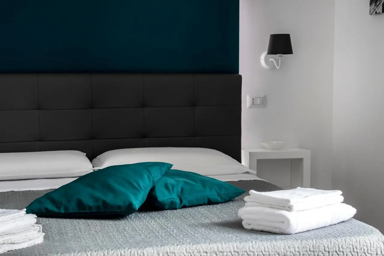 Aurora Luxury Rooms Napoli 0*,  Italia