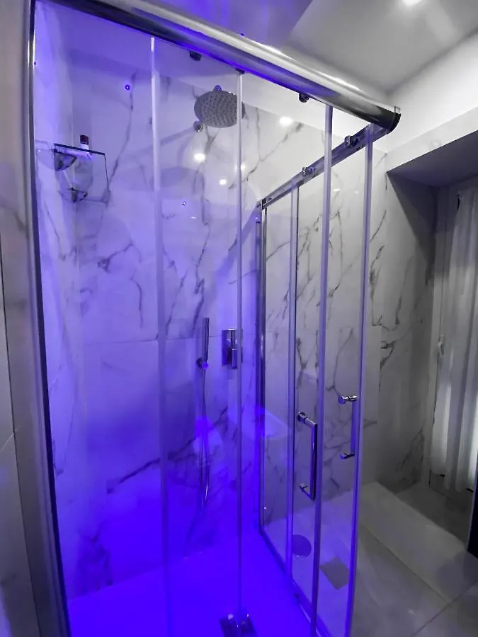 Aurora Luxury Rooms Naples 0*,  Italy